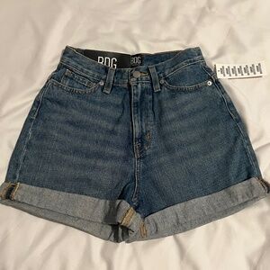 BDG high rise denim shorts size 25